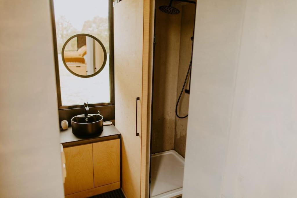 Villa Parcel Tiny House I Elevage Du Puits Carre Dame-Marie  Exterior foto